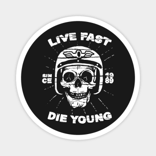 Live Fast Die Young Skull Helmet Biker Graphic – Retro Motorcycle Rider Design Magnet